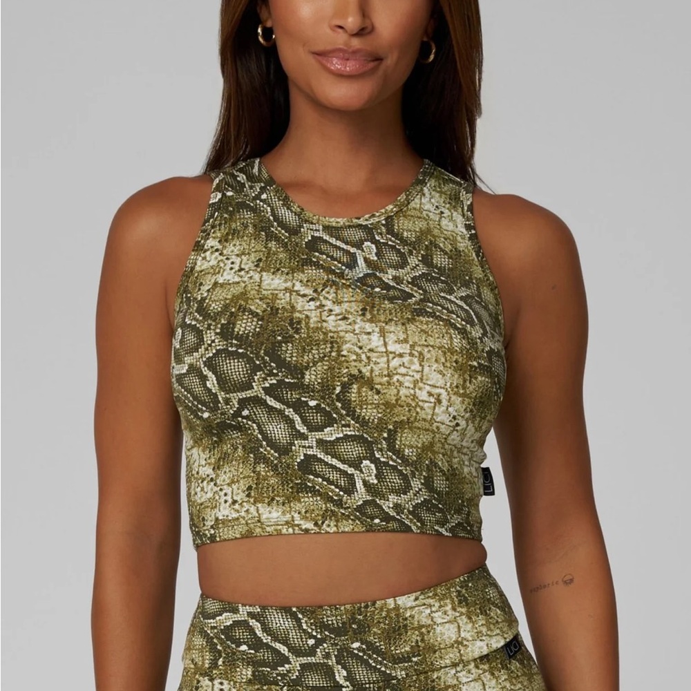 Lici Fit Abundance Snakeskin Top